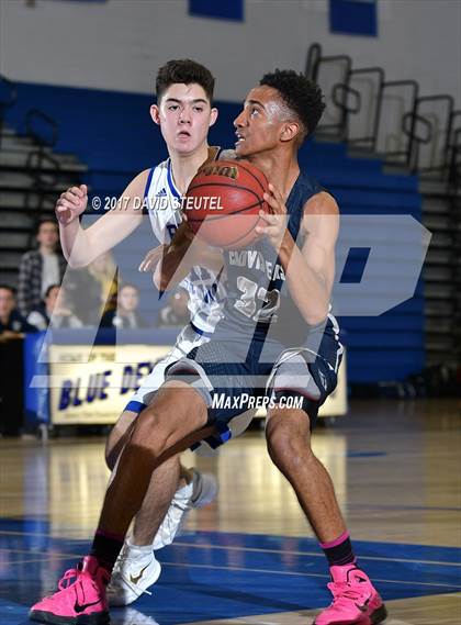 Thumbnail 3 in Clovis East vs. Davis (Les Curry Invitational) photogallery.