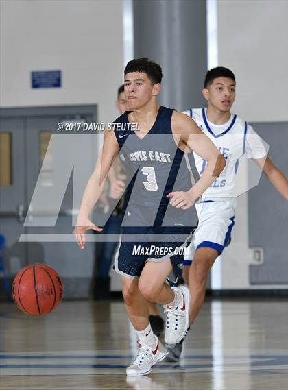 Thumbnail 1 in Clovis East vs. Davis (Les Curry Invitational) photogallery.