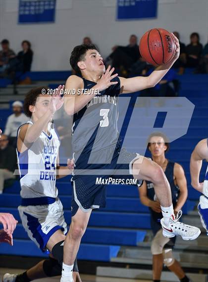 Thumbnail 3 in Clovis East vs. Davis (Les Curry Invitational) photogallery.