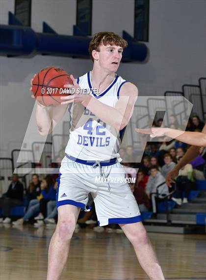 Thumbnail 2 in Clovis East vs. Davis (Les Curry Invitational) photogallery.