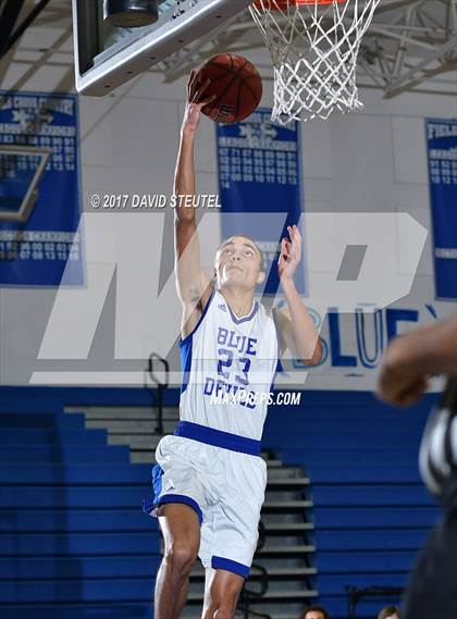 Thumbnail 2 in Clovis East vs. Davis (Les Curry Invitational) photogallery.