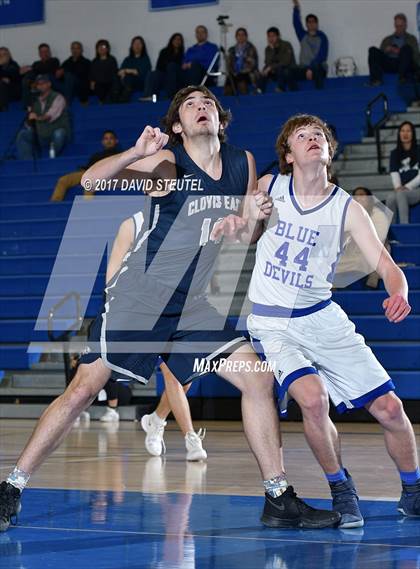 Thumbnail 3 in Clovis East vs. Davis (Les Curry Invitational) photogallery.