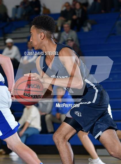 Thumbnail 3 in Clovis East vs. Davis (Les Curry Invitational) photogallery.