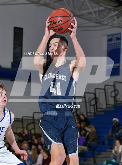 Thumbnail 1 in Clovis East vs. Davis (Les Curry Invitational) photogallery.