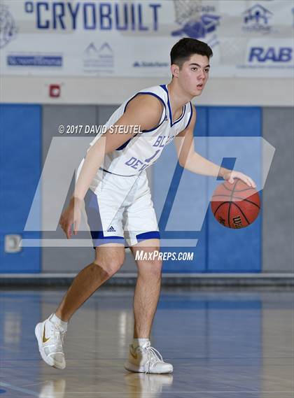 Thumbnail 1 in Clovis East vs. Davis (Les Curry Invitational) photogallery.