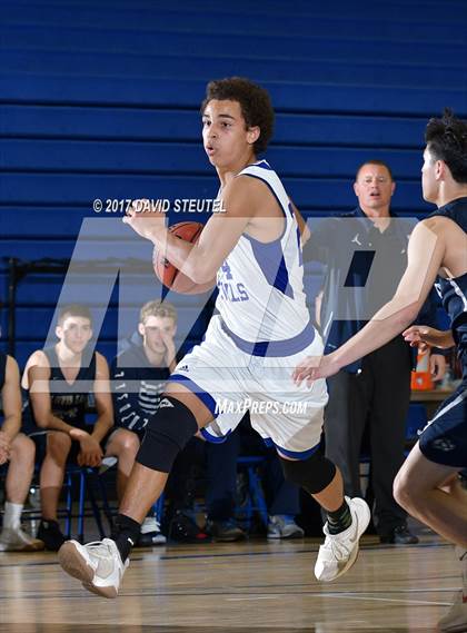 Thumbnail 1 in Clovis East vs. Davis (Les Curry Invitational) photogallery.