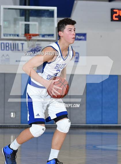 Thumbnail 2 in Clovis East vs. Davis (Les Curry Invitational) photogallery.