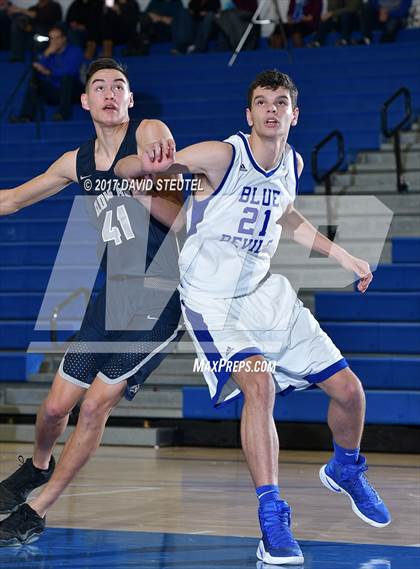 Thumbnail 1 in Clovis East vs. Davis (Les Curry Invitational) photogallery.