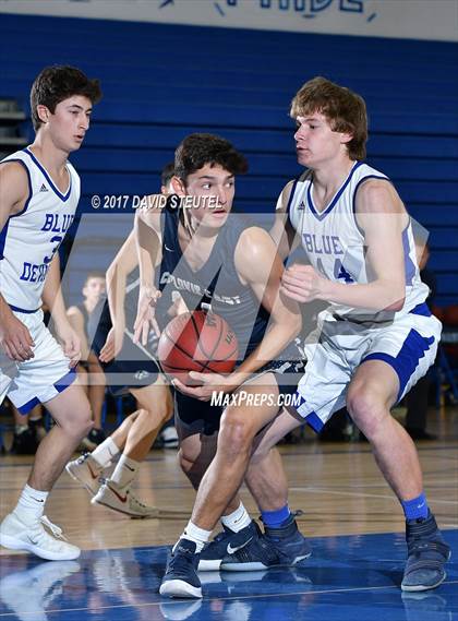 Thumbnail 3 in Clovis East vs. Davis (Les Curry Invitational) photogallery.