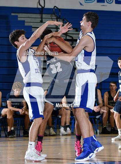 Thumbnail 3 in Clovis East vs. Davis (Les Curry Invitational) photogallery.