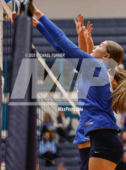 Thumbnail 2 in Kimberly vs Sugar Salem (3A State Tournament) photogallery.