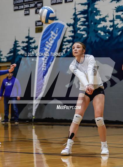 Thumbnail 2 in Kimberly vs Sugar Salem (3A State Tournament) photogallery.