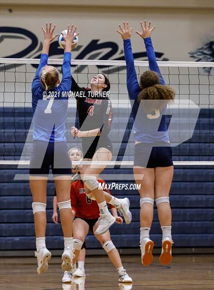 Thumbnail 3 in Kimberly vs Sugar Salem (3A State Tournament) photogallery.