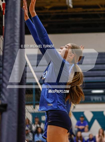 Thumbnail 1 in Kimberly vs Sugar Salem (3A State Tournament) photogallery.