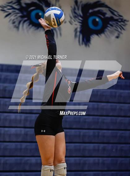 Thumbnail 1 in Kimberly vs Sugar Salem (3A State Tournament) photogallery.