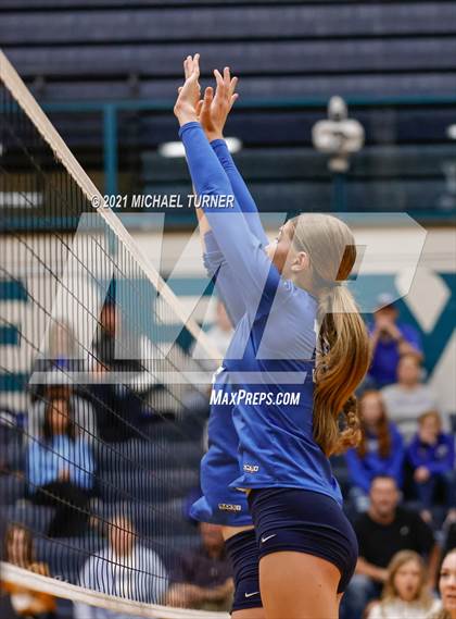 Thumbnail 2 in Kimberly vs Sugar Salem (3A State Tournament) photogallery.