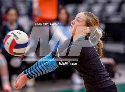 Thumbnail 1 in Green Canyon vs. Sky View (UHSAA 4A Second Round) photogallery.