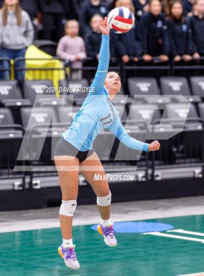 Thumbnail 2 in Green Canyon vs. Sky View (UHSAA 4A Second Round) photogallery.