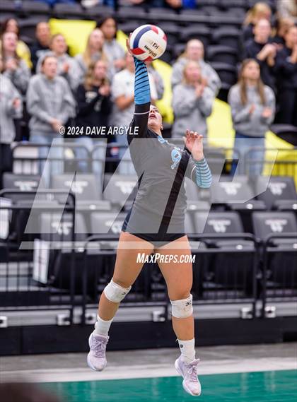 Thumbnail 3 in Green Canyon vs. Sky View (UHSAA 4A Second Round) photogallery.