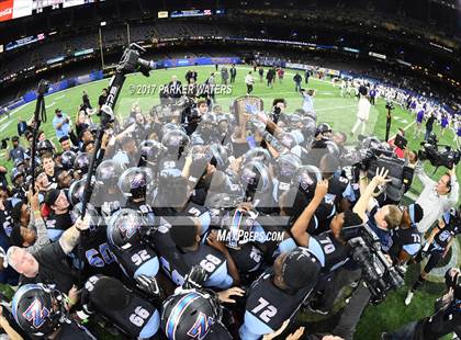 Thumbnail 2 in Hahnville vs. Zachary (LHSAA 5A Final) photogallery.