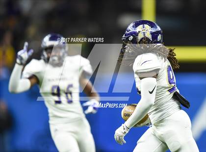 Thumbnail 3 in Hahnville vs. Zachary (LHSAA 5A Final) photogallery.