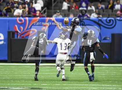 Thumbnail 1 in Hahnville vs. Zachary (LHSAA 5A Final) photogallery.