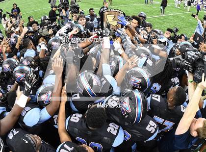 Thumbnail 3 in Hahnville vs. Zachary (LHSAA 5A Final) photogallery.