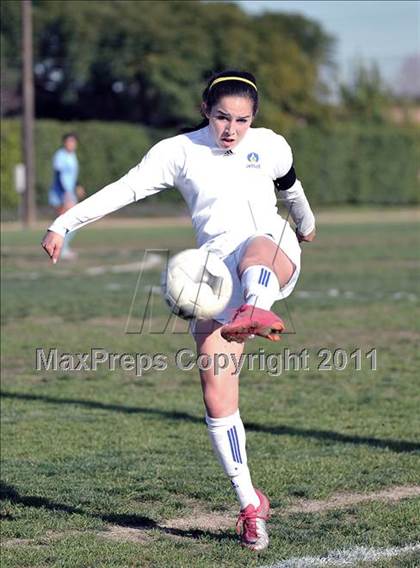 Thumbnail 1 in Walnut @ Bishop Amat photogallery.