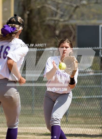 Thumbnail 1 in Greenwood vs. DeSoto Central  photogallery.