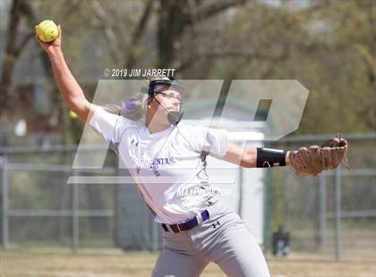Thumbnail 3 in Greenwood vs. DeSoto Central  photogallery.