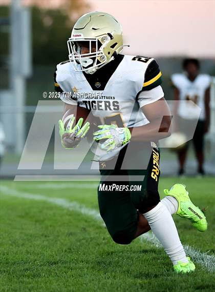 Thumbnail 3 in Indianapolis Crispus Attucks @ Connersville photogallery.