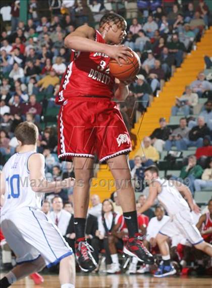 Thumbnail 3 in Jamesville-DeWitt vs Batavia (NYSPHSAA A Semifinal) photogallery.