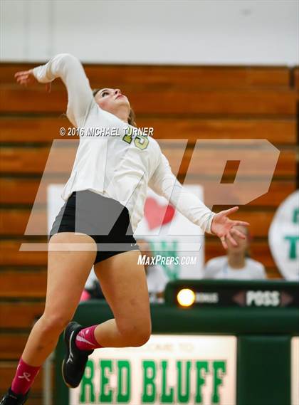 Thumbnail 1 in Foothill @ Red Bluff photogallery.