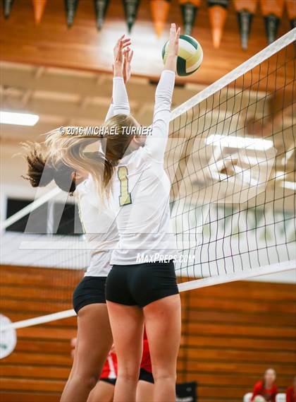 Thumbnail 1 in Foothill @ Red Bluff photogallery.