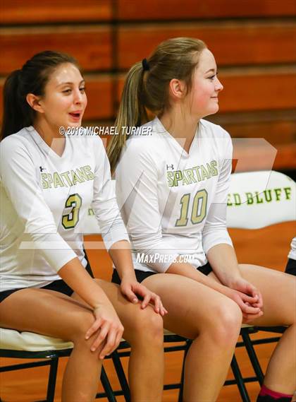 Thumbnail 1 in Foothill @ Red Bluff photogallery.