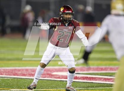 Thumbnail 1 in Mater Dei Catholic vs Downey (CIF SS D2-AA Regional Final) photogallery.