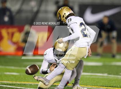 Thumbnail 3 in Mater Dei Catholic vs Downey (CIF SS D2-AA Regional Final) photogallery.