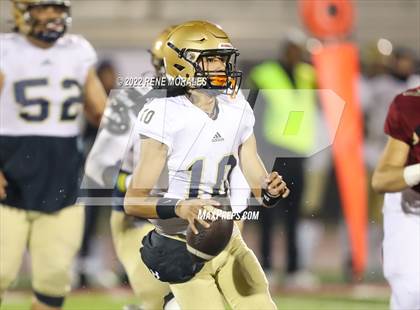 Thumbnail 3 in Mater Dei Catholic vs Downey (CIF SS D2-AA Regional Final) photogallery.