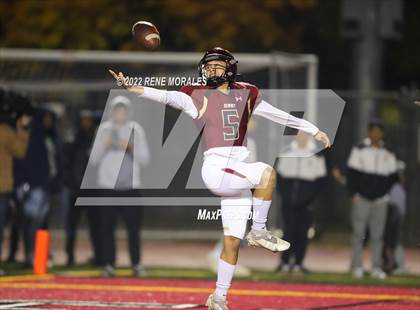 Thumbnail 2 in Mater Dei Catholic vs Downey (CIF SS D2-AA Regional Final) photogallery.