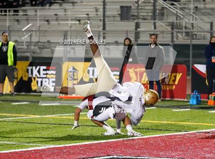 Thumbnail 1 in Mater Dei Catholic vs Downey (CIF SS D2-AA Regional Final) photogallery.