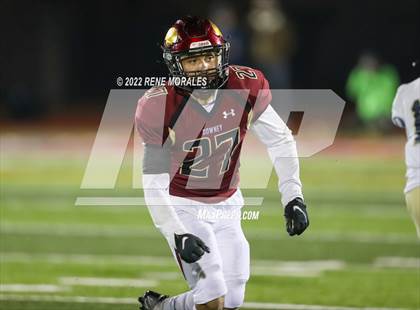 Thumbnail 2 in Mater Dei Catholic vs Downey (CIF SS D2-AA Regional Final) photogallery.