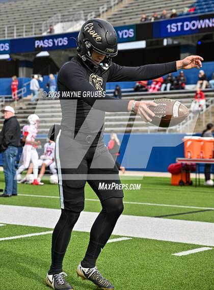Thumbnail 3 in Carthage vs. Pleasant Grove (UIL 4A D2 Football Region Semifinal) photogallery.