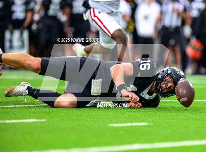 Thumbnail 1 in Carthage vs. Pleasant Grove (UIL 4A D2 Football Region Semifinal) photogallery.