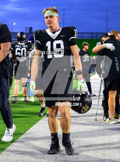 Thumbnail 1 in Carthage vs. Pleasant Grove (UIL 4A D2 Football Region Semifinal) photogallery.