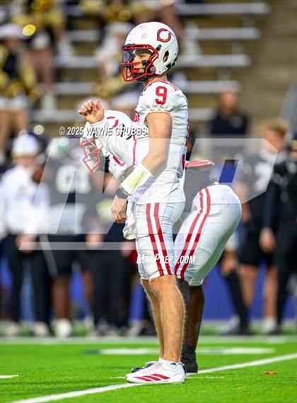 Thumbnail 1 in Carthage vs. Pleasant Grove (UIL 4A D2 Football Region Semifinal) photogallery.