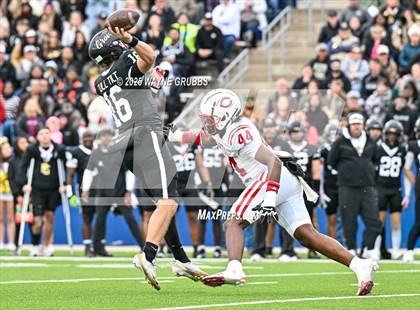 Thumbnail 2 in Carthage vs. Pleasant Grove (UIL 4A D2 Football Region Semifinal) photogallery.