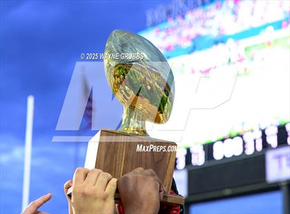 Thumbnail 3 in Carthage vs. Pleasant Grove (UIL 4A D2 Football Region Semifinal) photogallery.