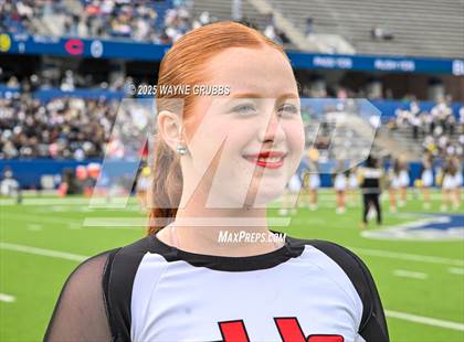Thumbnail 2 in Carthage vs. Pleasant Grove (UIL 4A D2 Football Region Semifinal) photogallery.