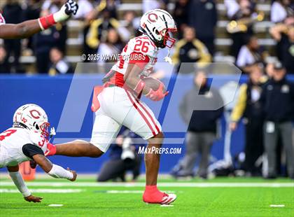 Thumbnail 2 in Carthage vs. Pleasant Grove (UIL 4A D2 Football Region Semifinal) photogallery.