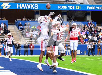 Thumbnail 2 in Carthage vs. Pleasant Grove (UIL 4A D2 Football Region Semifinal) photogallery.